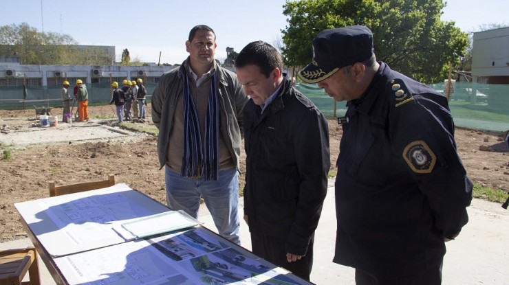 Watson recorrió la obra donde funcionará la Subdelegación de Policía Científica